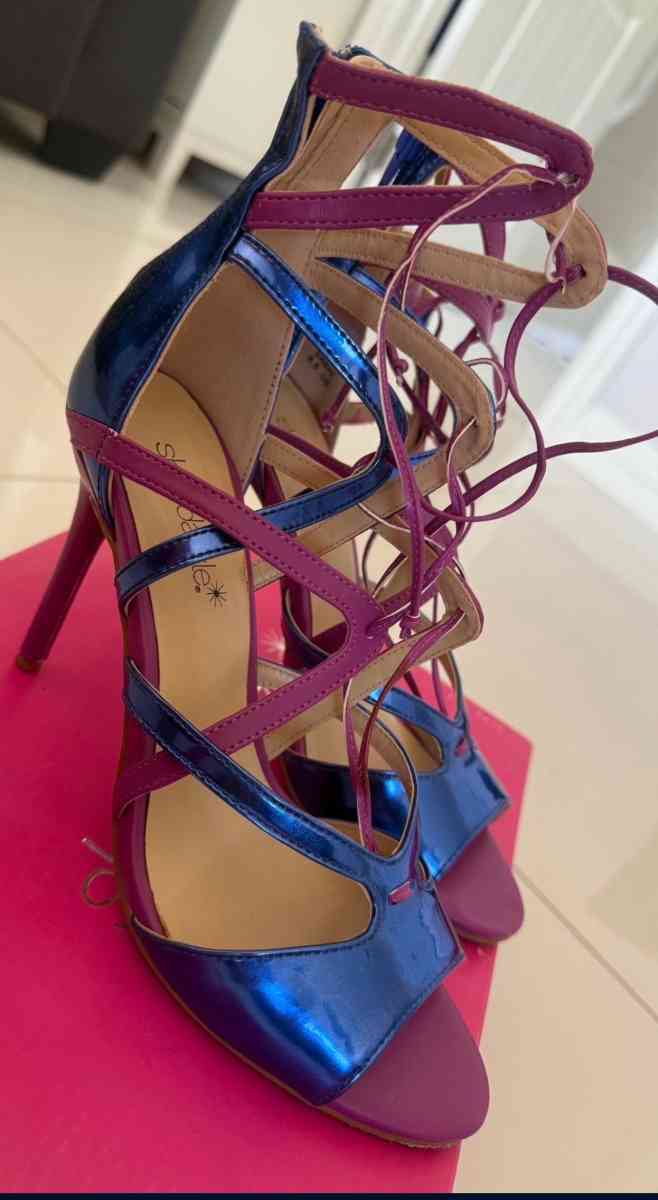 ShoeDazzle Metallic Blue  Fuchsia Strappy Heels Size 65  Wor - Los Angeles, California - FleaMarketBay