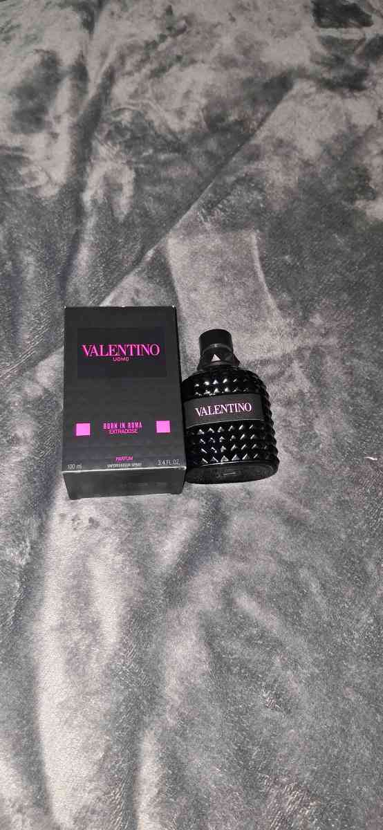 Valentino Born In Roma Extradose Eau de Parfum Extradose - West Palm Beach, Florida - FleaMarketBay