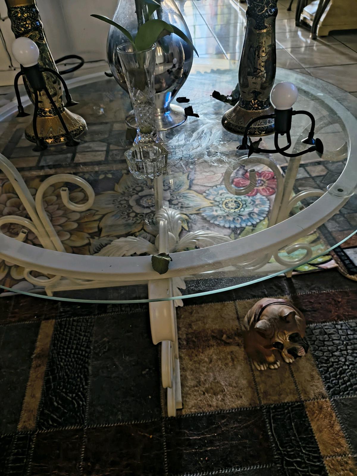 livingroom center top glass table - Orlando, Florida