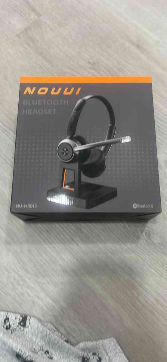 Wireless Headset with Mic for Work - Burlington, New Jersey - FleaMarketBay