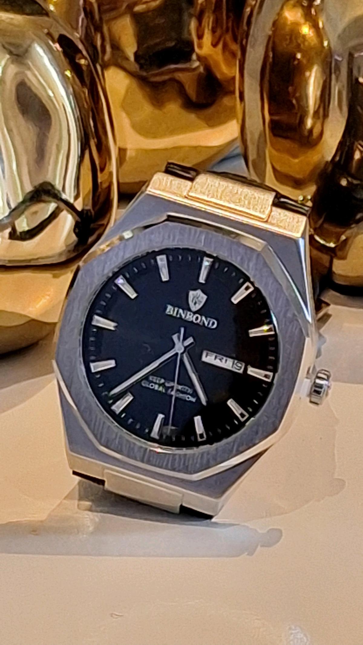 reloj de moda En Redwood City Pacific av - Redwood City, California - FleaMarketBay