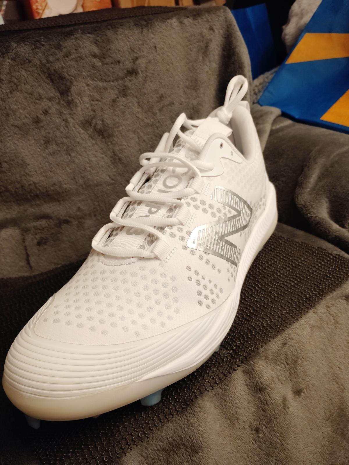 Men's New Balance Fuel Cell COMP v3 Baseball cleats 15 M US - Virginia Beach, Virginia - FleaMarketBay