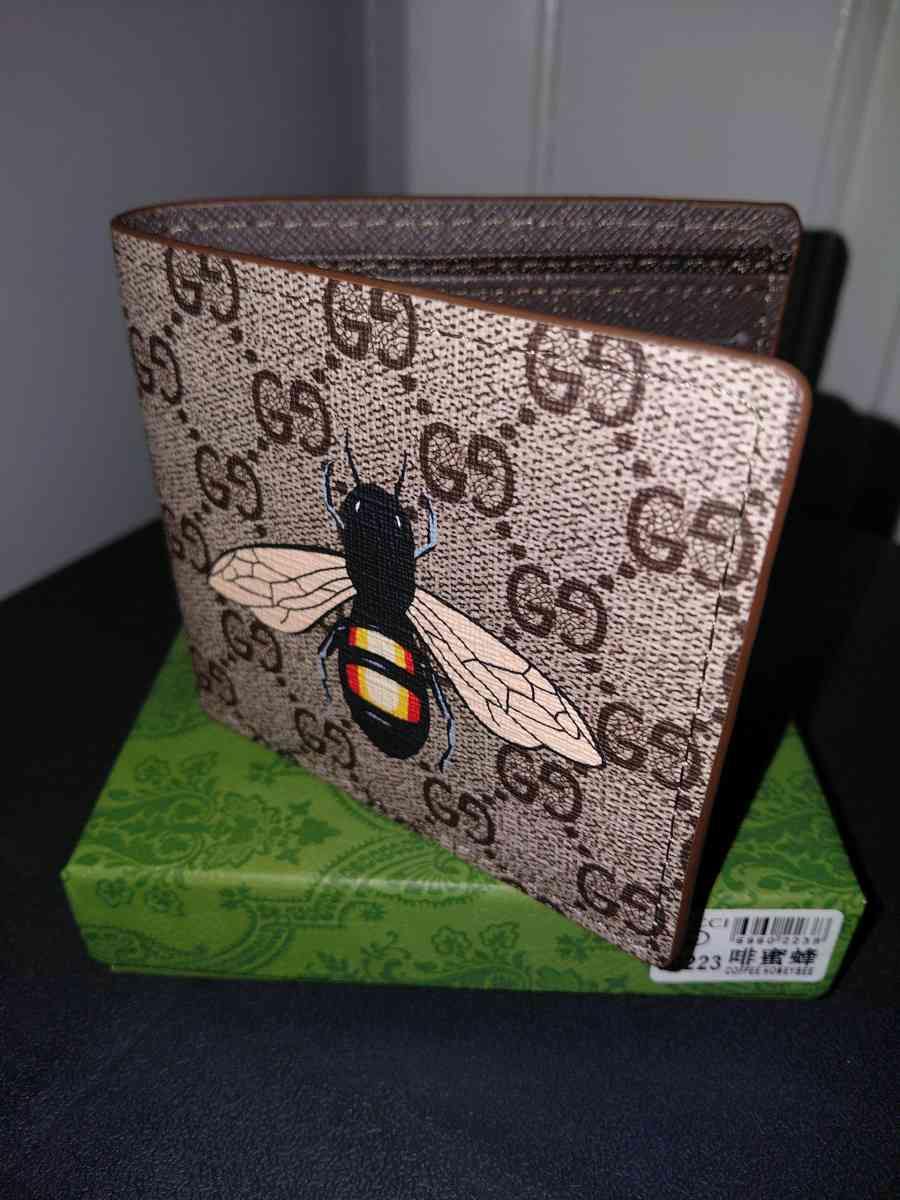 Tan Wallet - Coconut Creek, Florida - FleaMarketBay