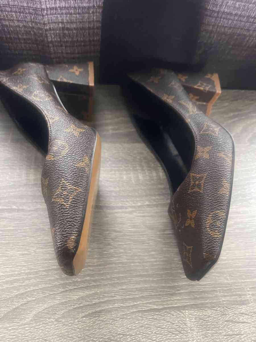 heels - Corpus Christi, Texas - FleaMarketBay