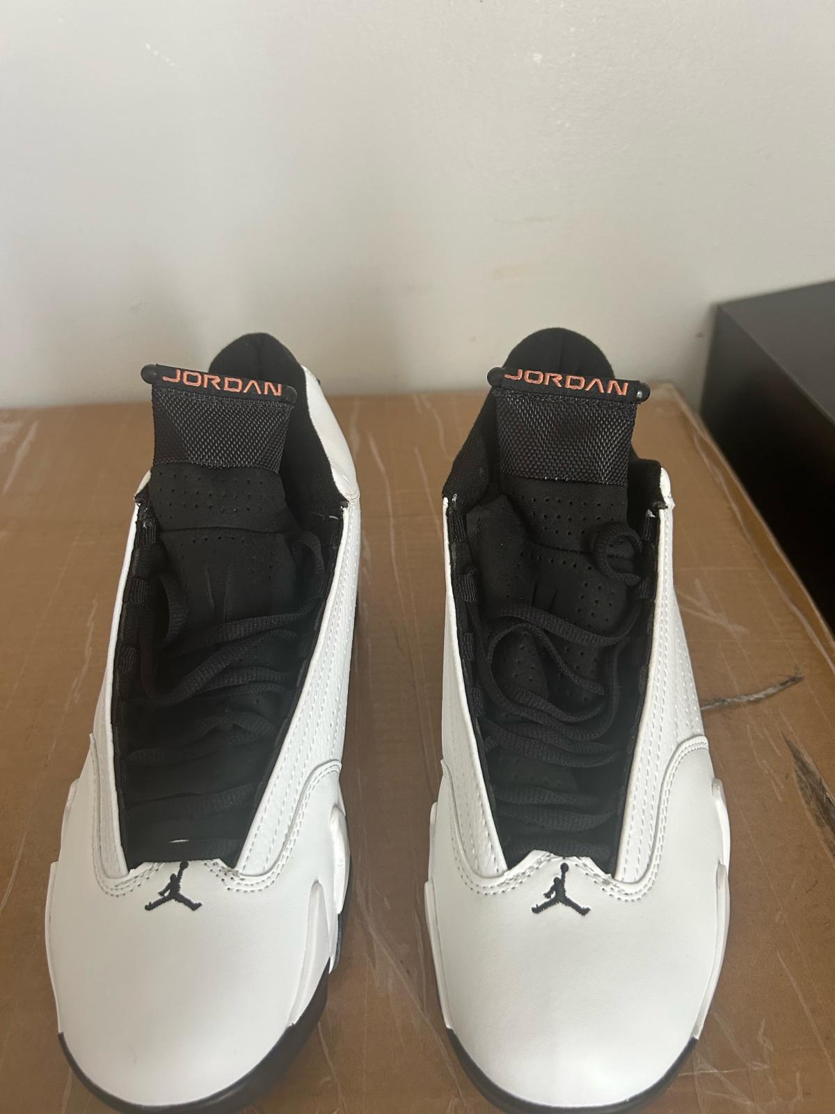 Jordan sneakers - Smyrna, Tennessee