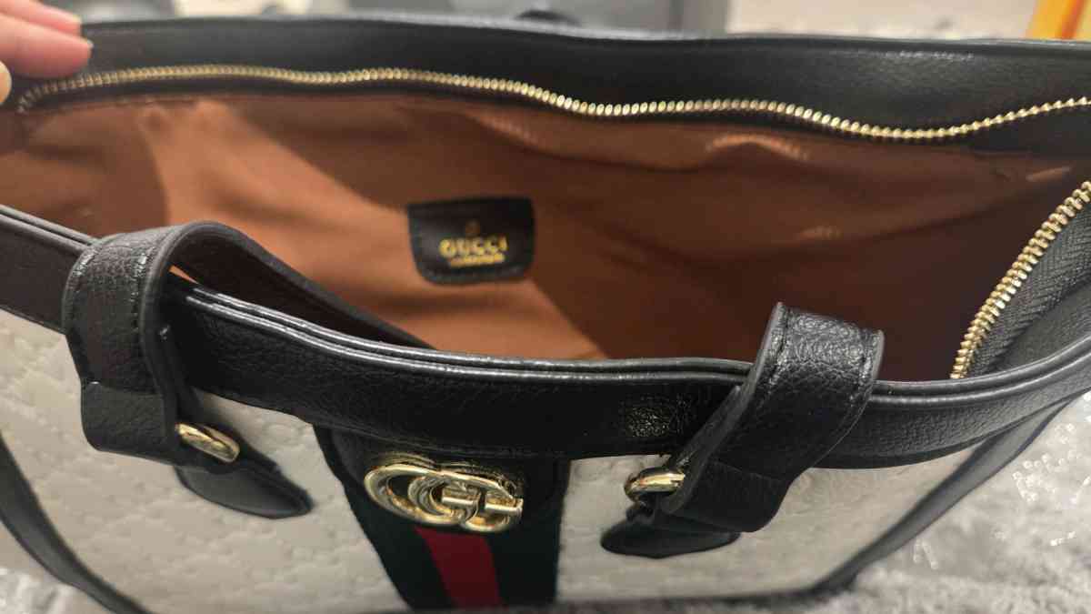 Designer Style White Tote Bag  New Condition - Fontana, California - FleaMarketBay