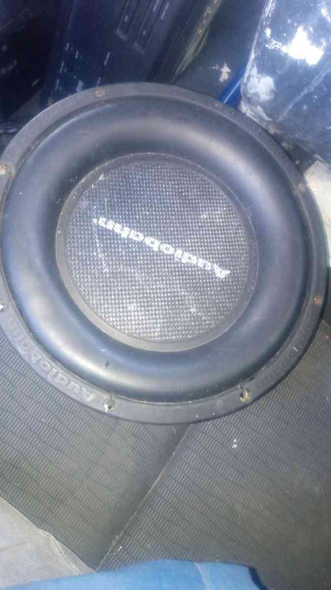 2 audiobahn 10 inch subwoofer - East Springfield, Ohio