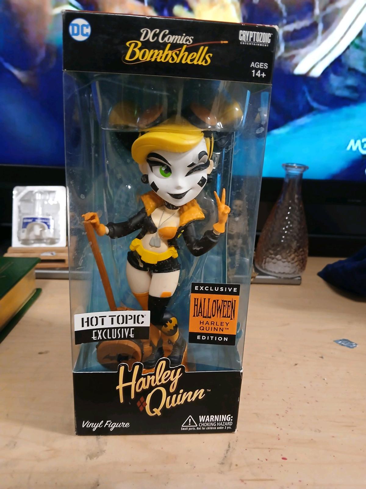 Harley Quinn collectors figure - Seattle, Washington - FleaMarketBay