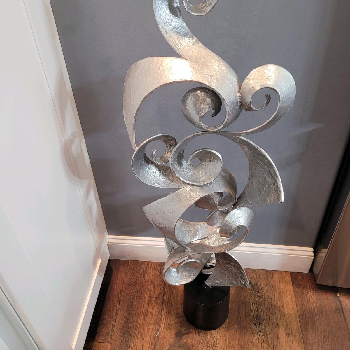 Contemporary  sculptor - Bellmawr, New Jersey - FleaMarketBay