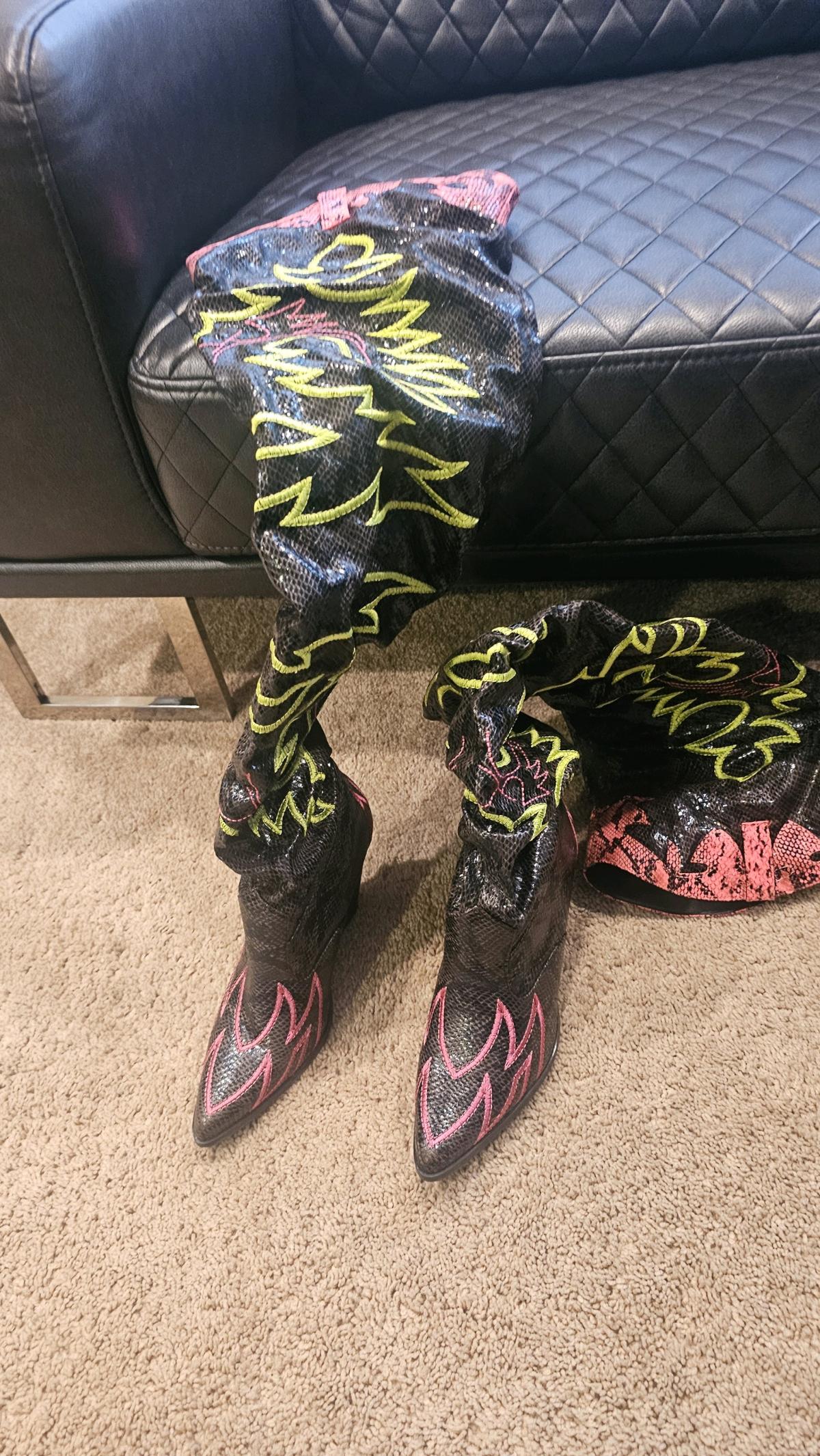 over the knee boots - South Holland, Illinois - FleaMarketBay