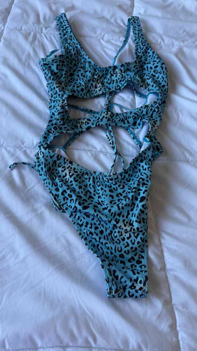 Turquoise Leopard CutOut OnePiece Swimsuit w Padded Bra  Lac - Los Angeles, California - FleaMarketBay