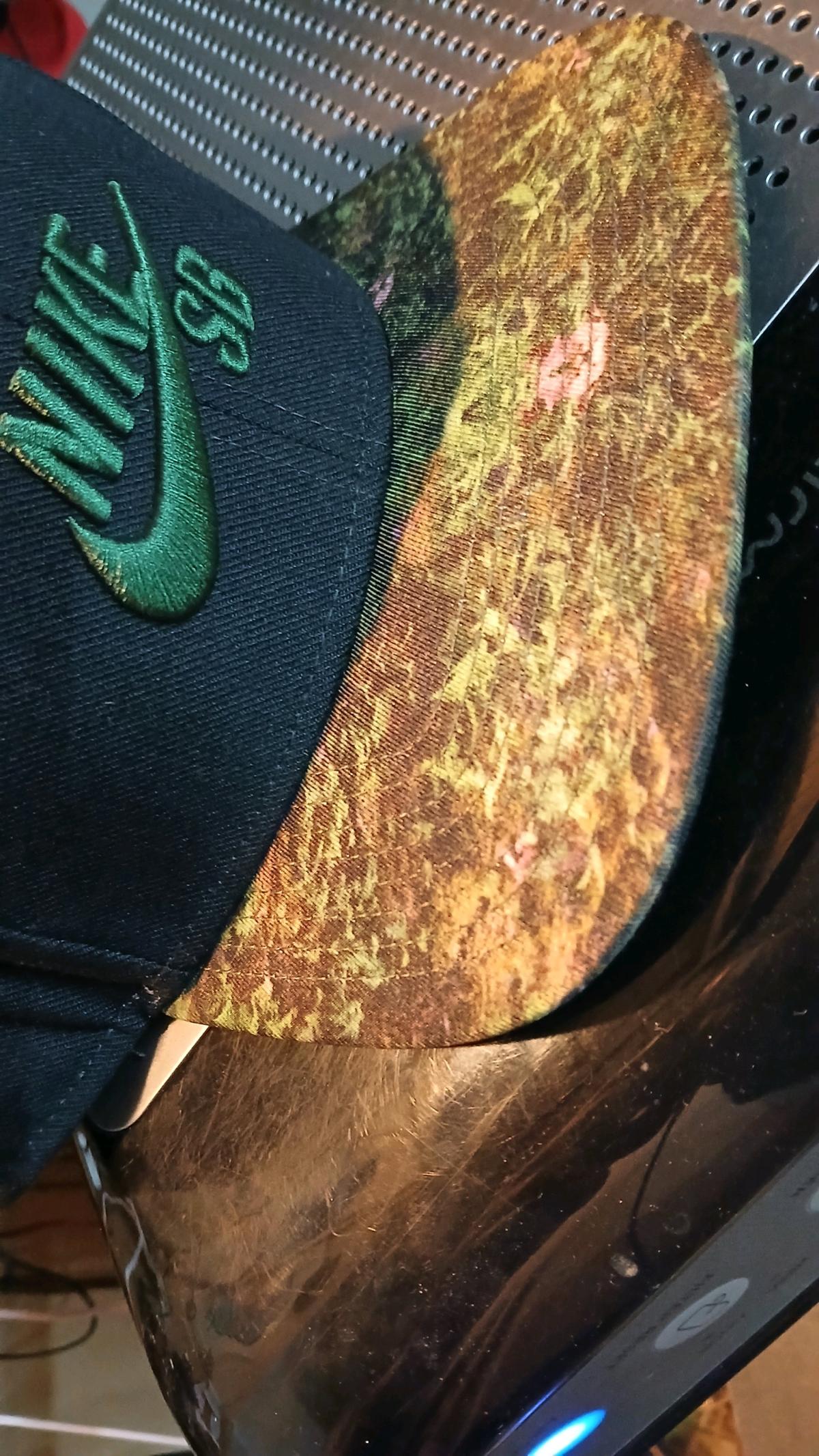 nike sb new unworn cannibis design mens cap - Pomona, California - FleaMarketBay