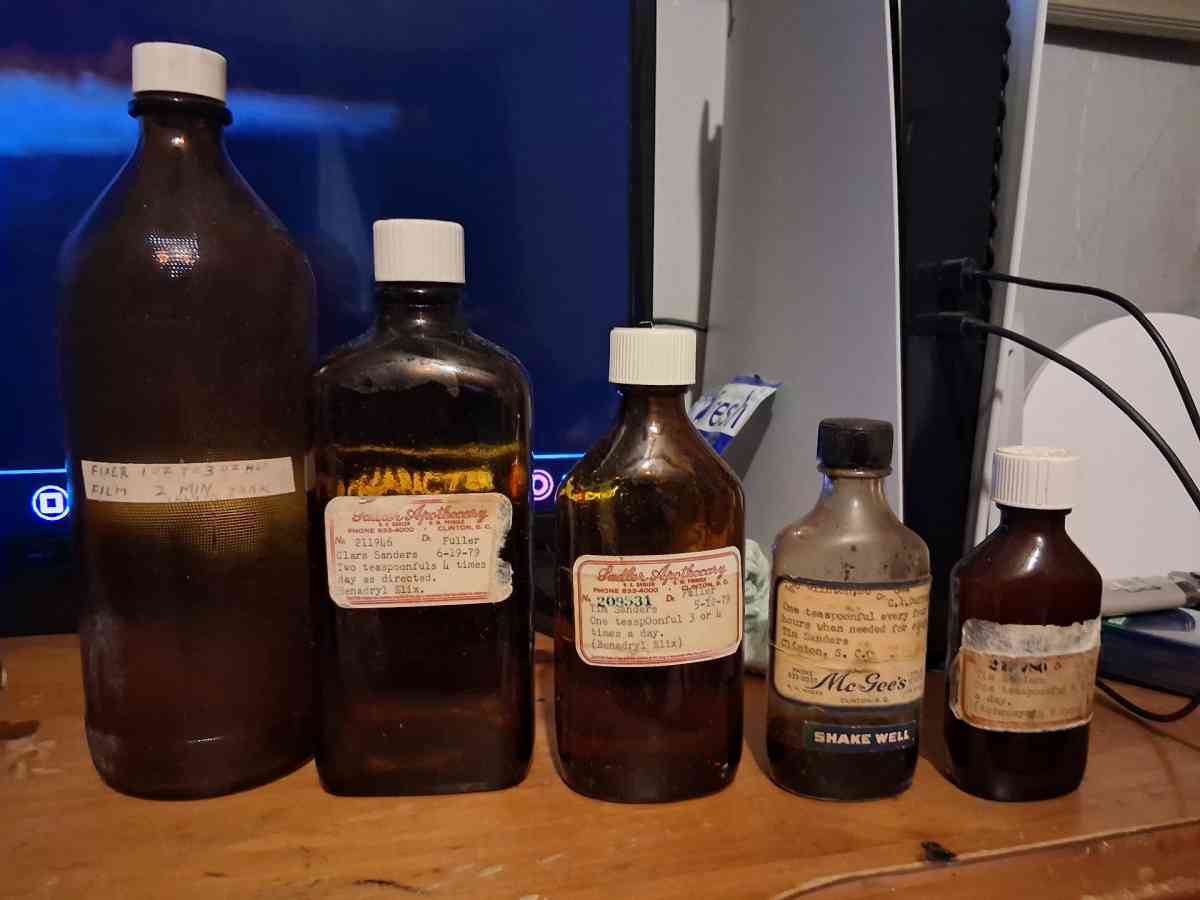 med Bottles 30s70s - Laurens, South Carolina