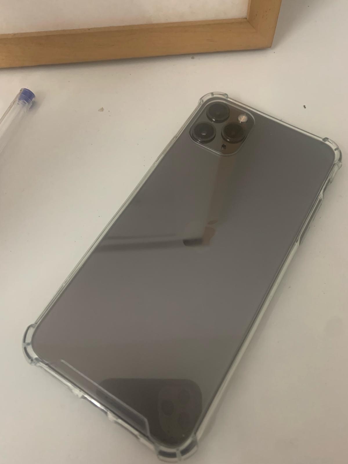 iPhone 11 Pro Max - Agoura Hills, California - FleaMarketBay