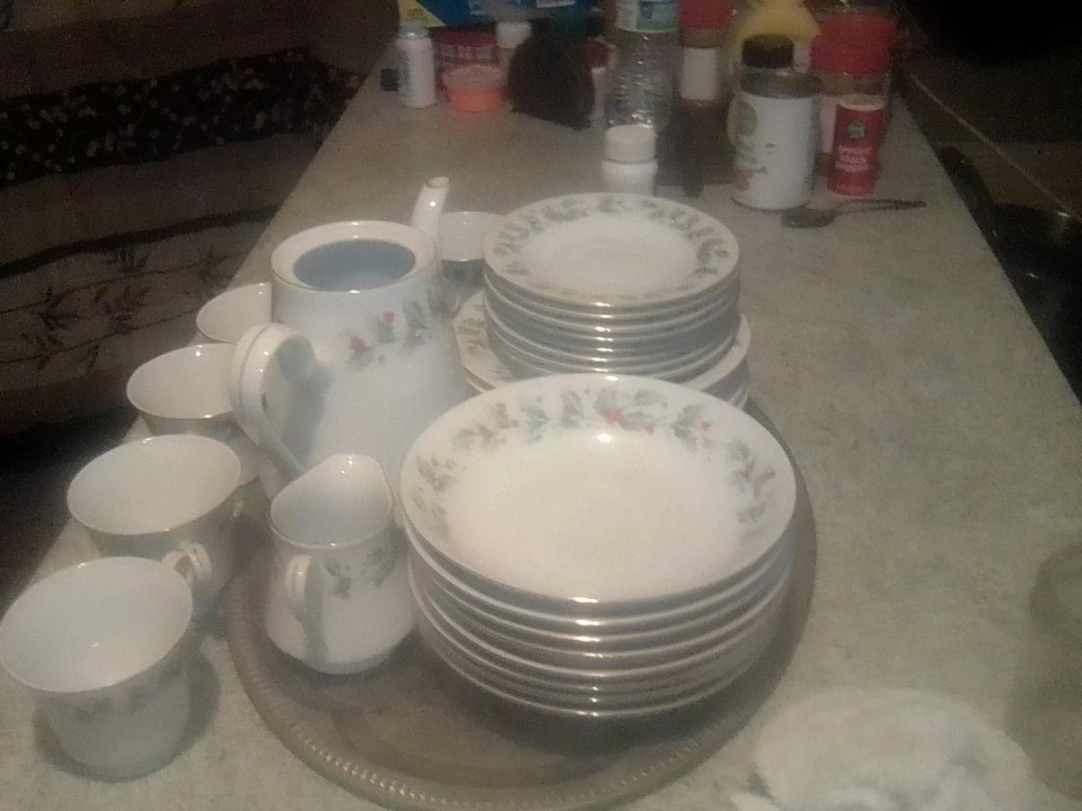 China Pearl Fine China Noel - Bristol, Virginia - FleaMarketBay