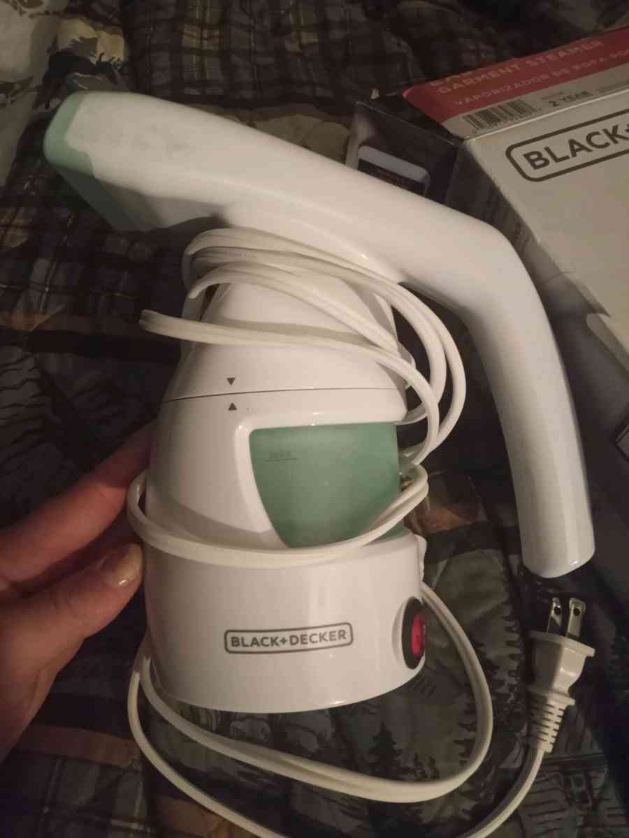 Black and Decker garment steamer - Altamonte Springs, Florida - FleaMarketBay