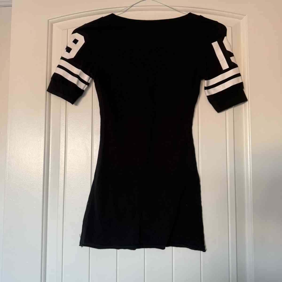 Black Athletic Jersey TShirt  Varsity 19 Graphic  Brand New - Los Angeles, California - FleaMarketBay