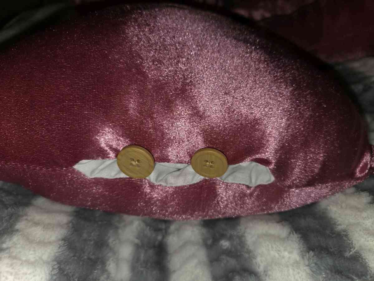Valentines Snuggle Buddies Pink Velvet Bow PillowIt has a he - Inglewood, California - FleaMarketBay