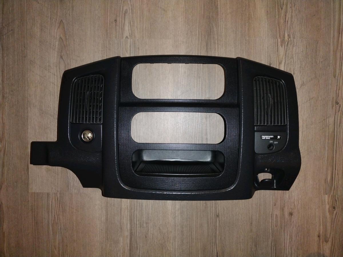 2002 2005 Dodge Ram 1500 Radio Dash Trim Bezel OEM