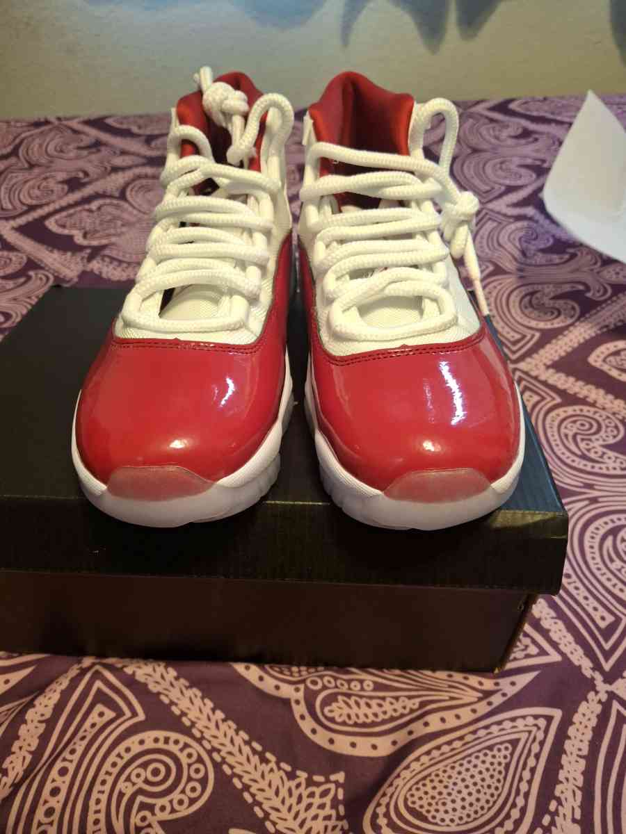 jordan 11 cherry - Modesto, California - FleaMarketBay