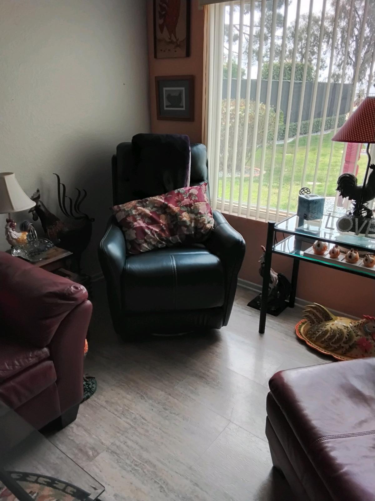 Living Room 3 piece Couch 2 chairs w Ottoman - Moreno Valley, California - FleaMarketBay