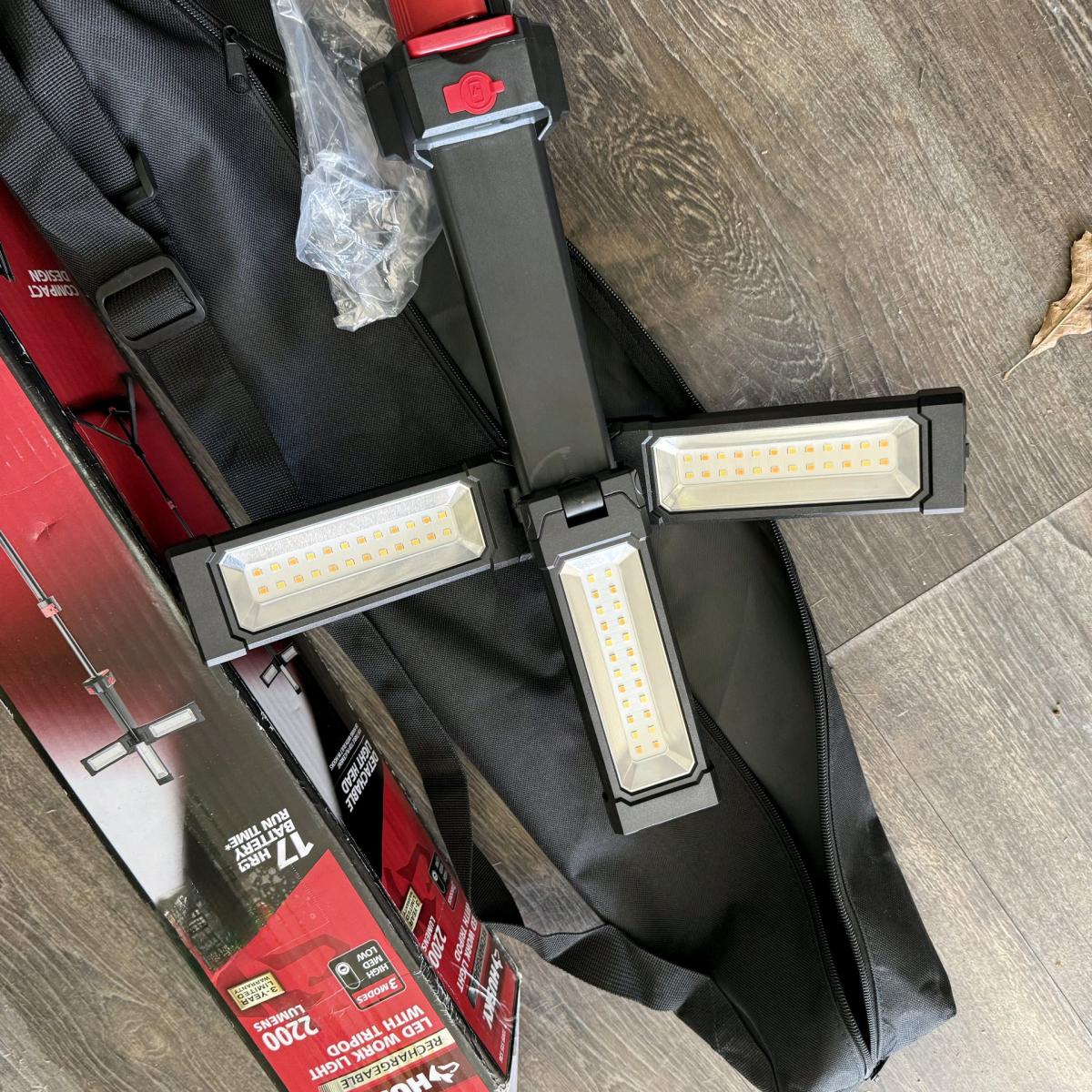 husky LED work light with tripod - Cobb, Georgia - FleaMarketBay