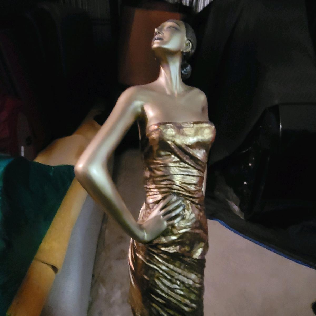 Lady Statue - Bellmawr, New Jersey - FleaMarketBay