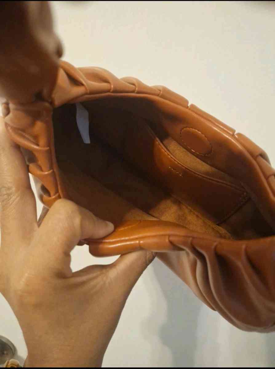 JW PEI brown bag - Houston, Texas - FleaMarketBay