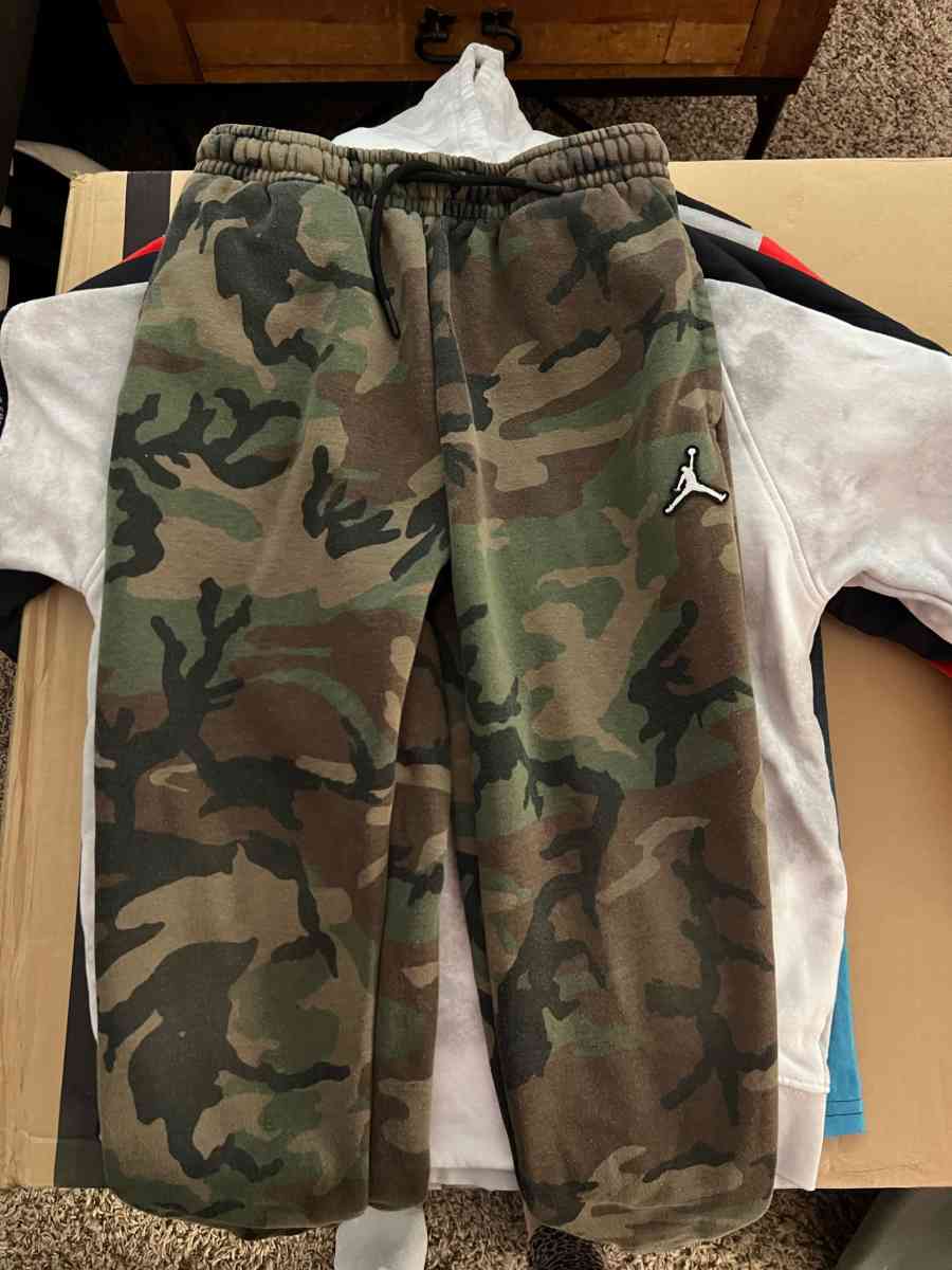 Box of Mixed Boys Clothes - Lithia Springs, Georgia - FleaMarketBay