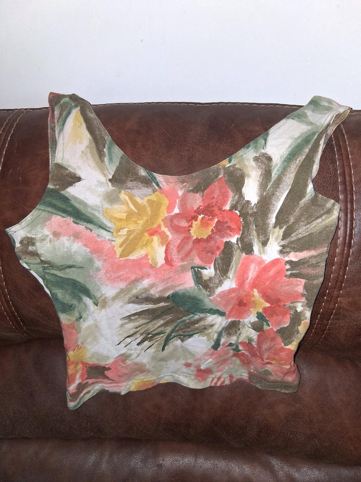 womens tank top - Middlesex, North Carolina - FleaMarketBay