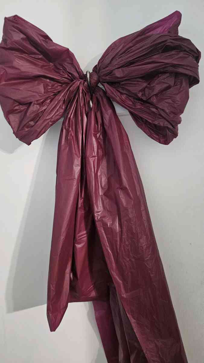 giant bows valentines themed - Racine, Wisconsin - FleaMarketBay