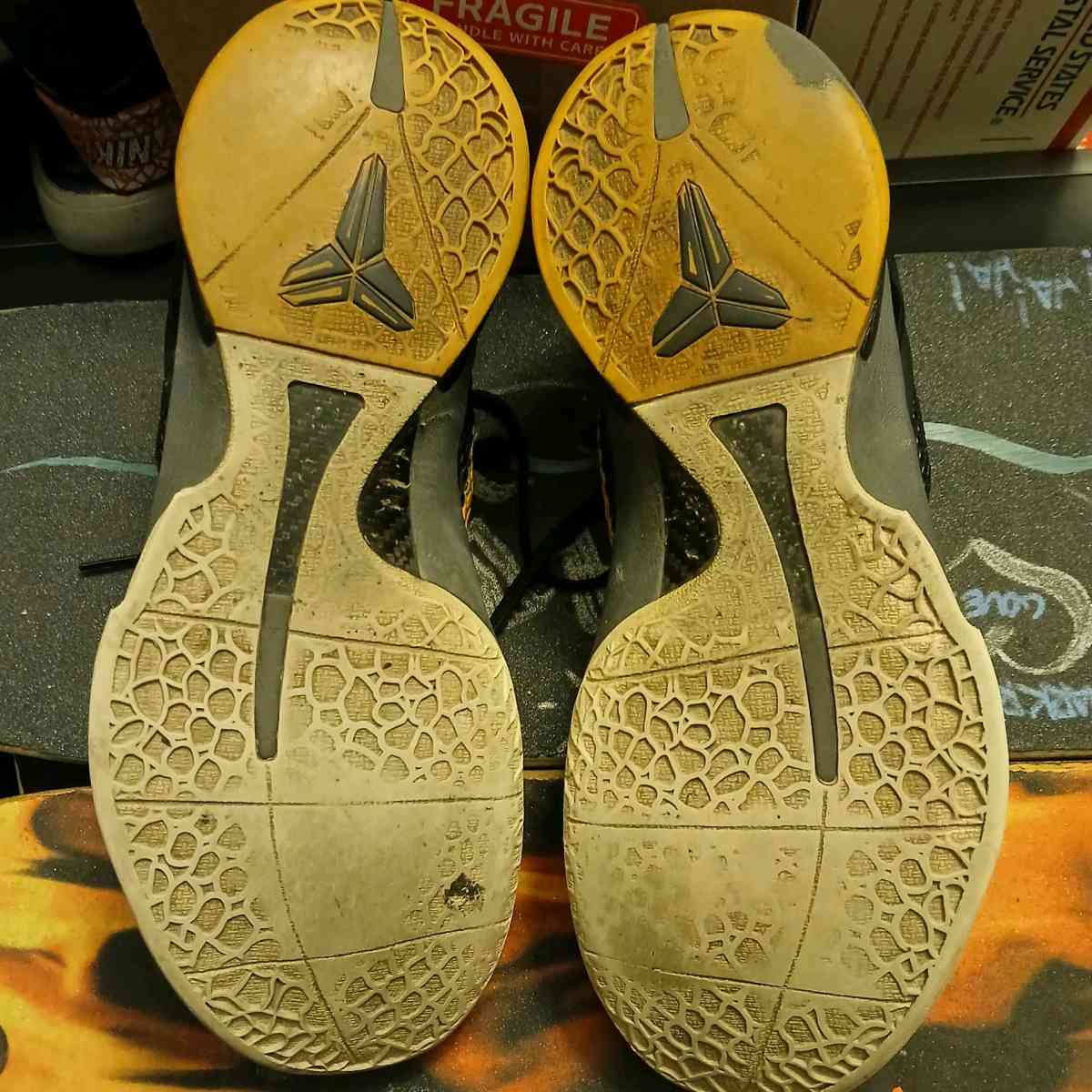 vintage Nike kobe venomenoms mens 12 - Pomona, California - FleaMarketBay