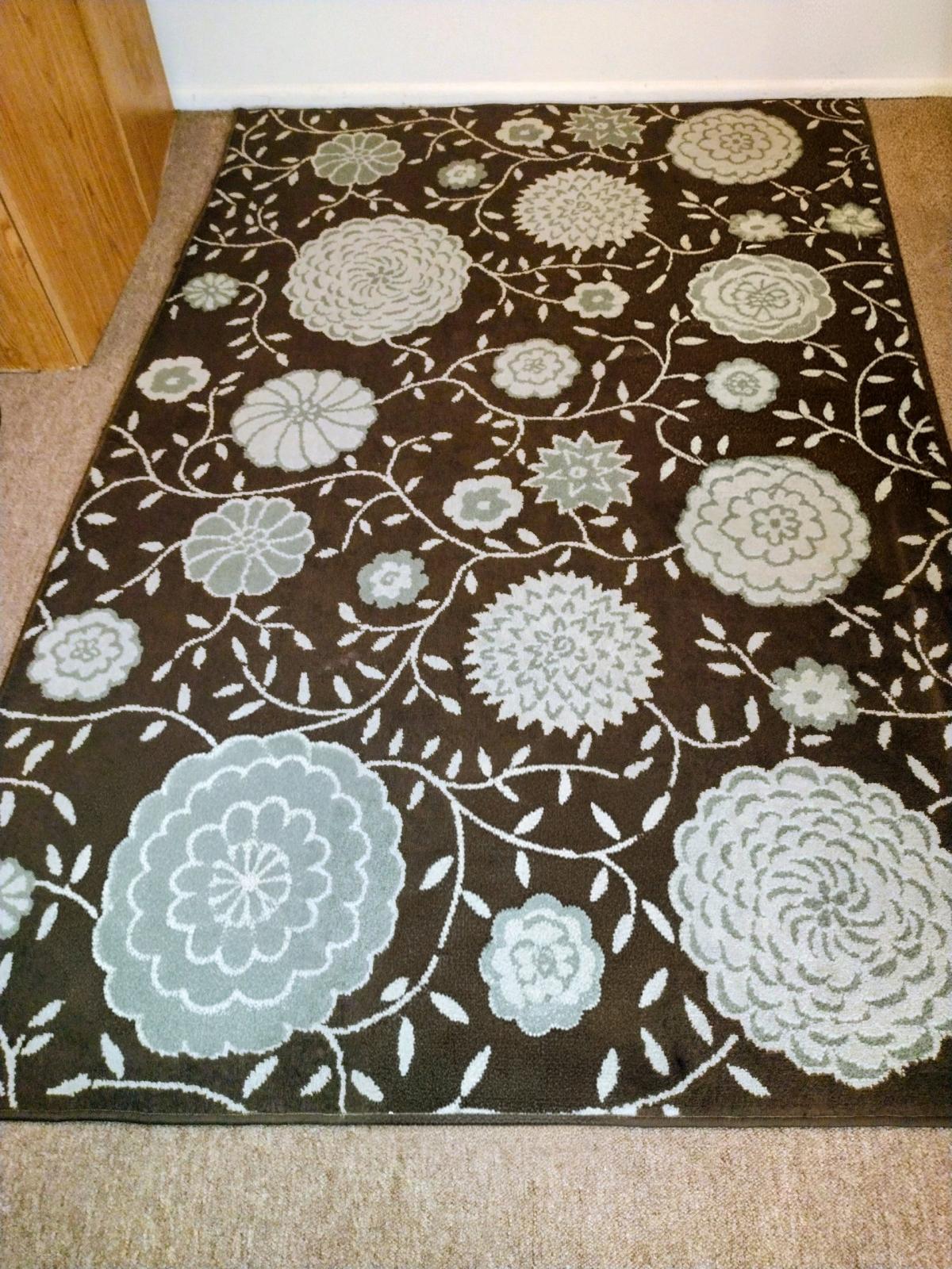 mums chocolate rug