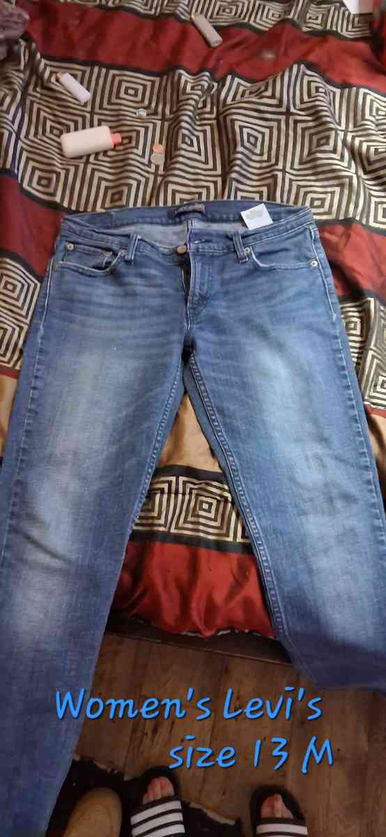 Womens Levi Jeans Size 13 M - Deridder, Louisiana