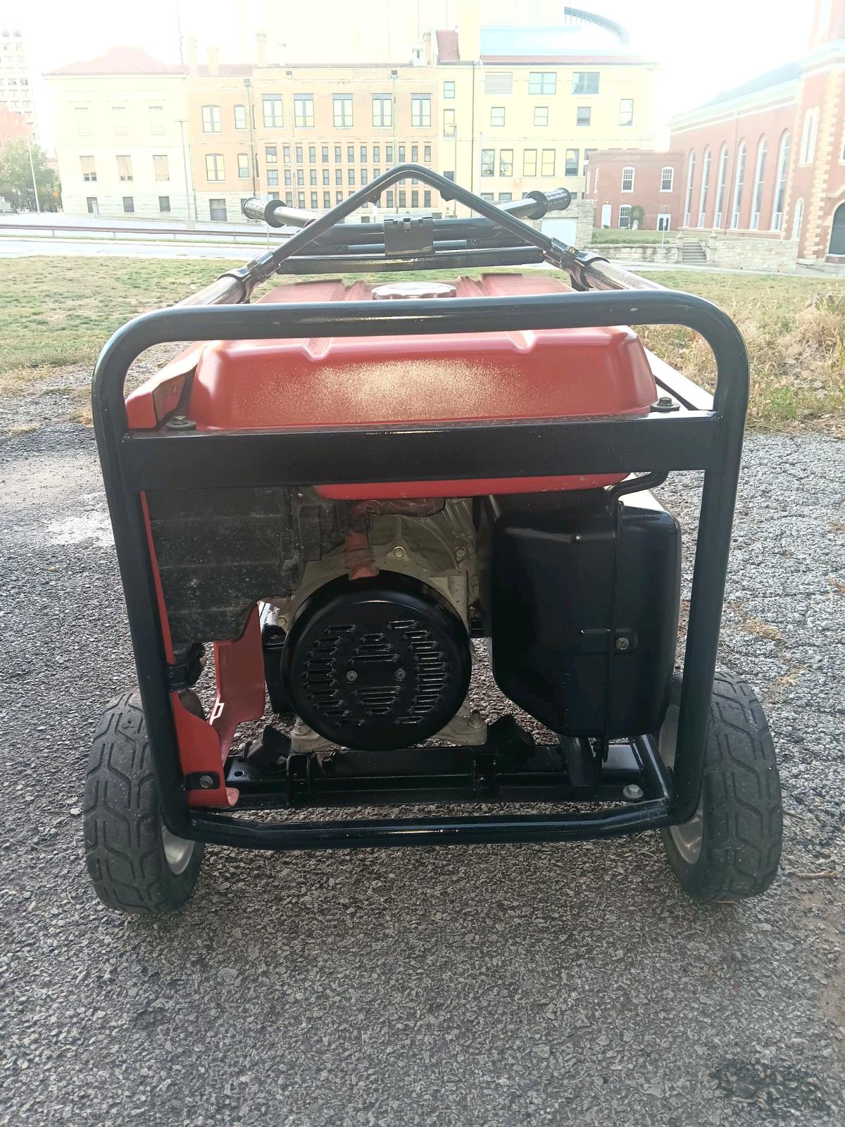 Honda 5000 watt Gas generator - Kansas City, Missouri - FleaMarketBay