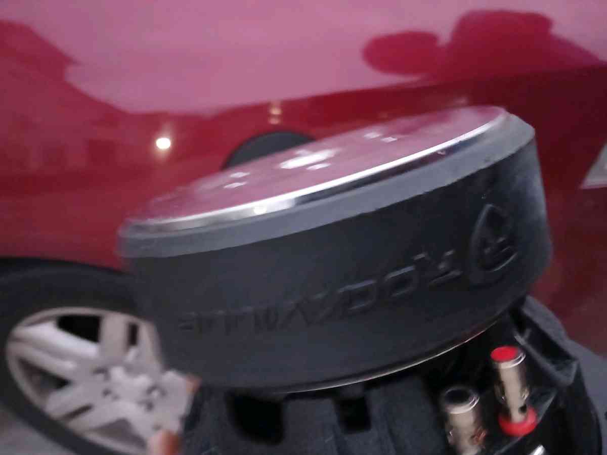 6point5 inch subwoofer rockford - Abbeville, Louisiana - FleaMarketBay