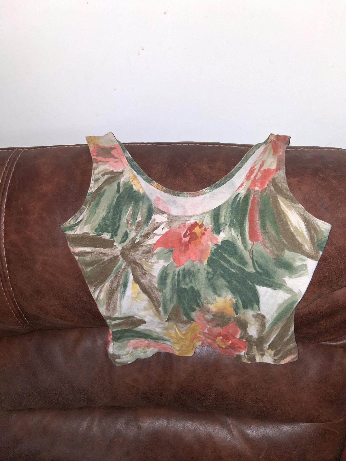 womens tank top - Middlesex, North Carolina