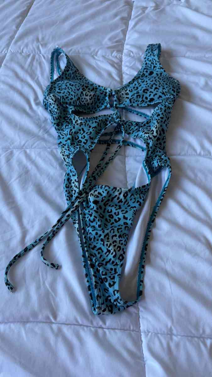 Turquoise Leopard CutOut OnePiece Swimsuit w Padded Bra  Lac - Los Angeles, California - FleaMarketBay