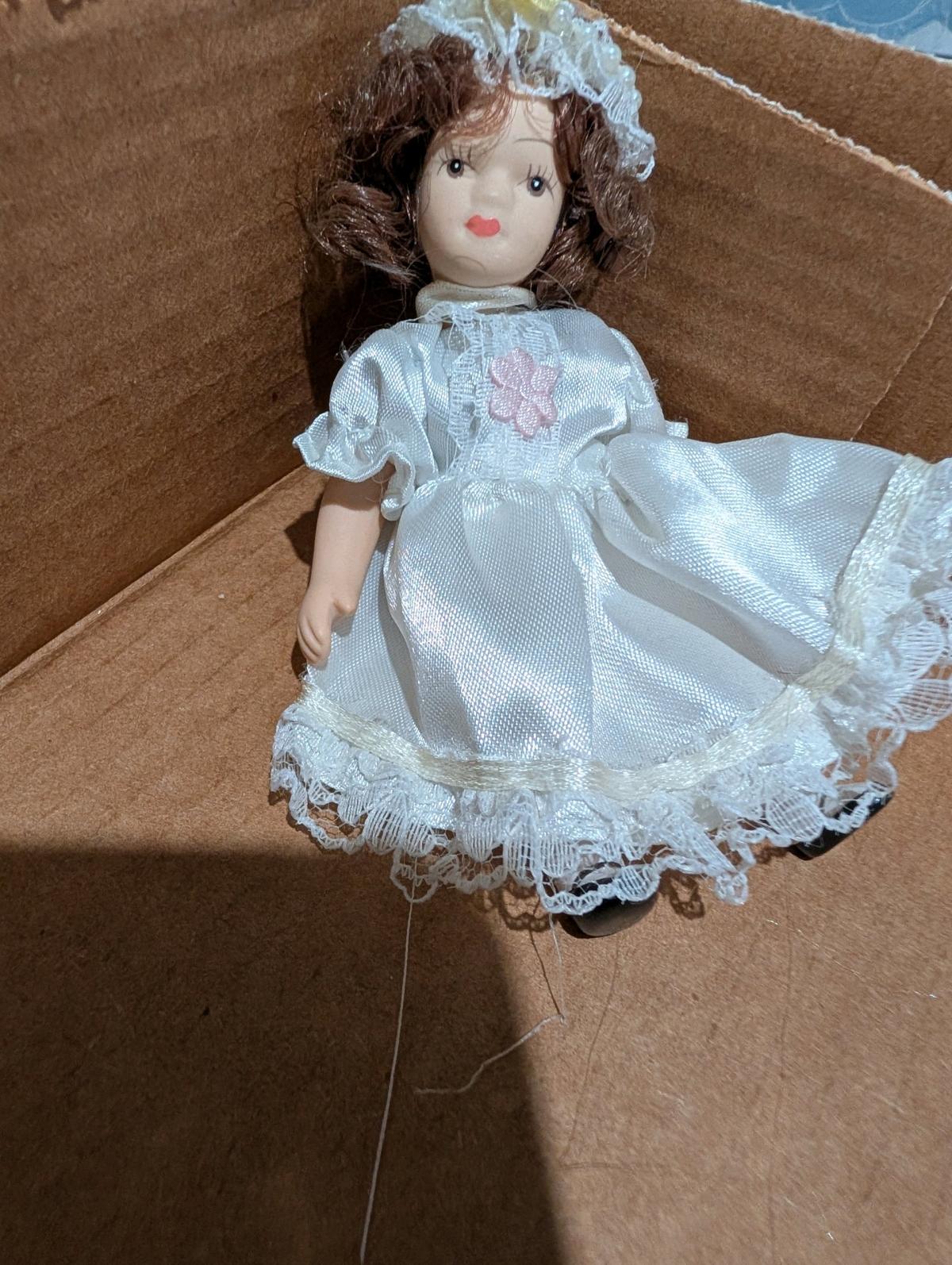 Vintage String Jointed Porcelain Doll Brown Hair Brown Eyes - Saint Louis, Missouri