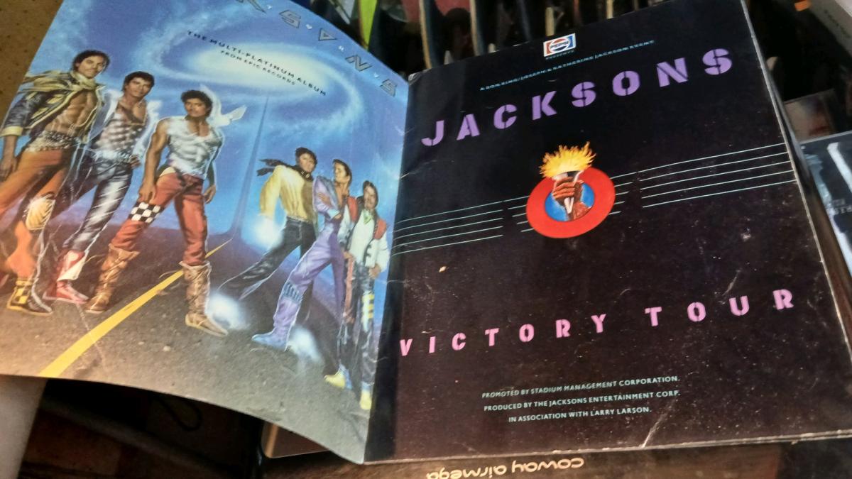 michael jackson ljn figure and tour program - Pomona, California - FleaMarketBay
