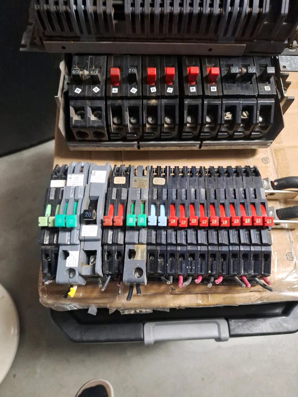 zinsco breakers - Murrieta, California - FleaMarketBay