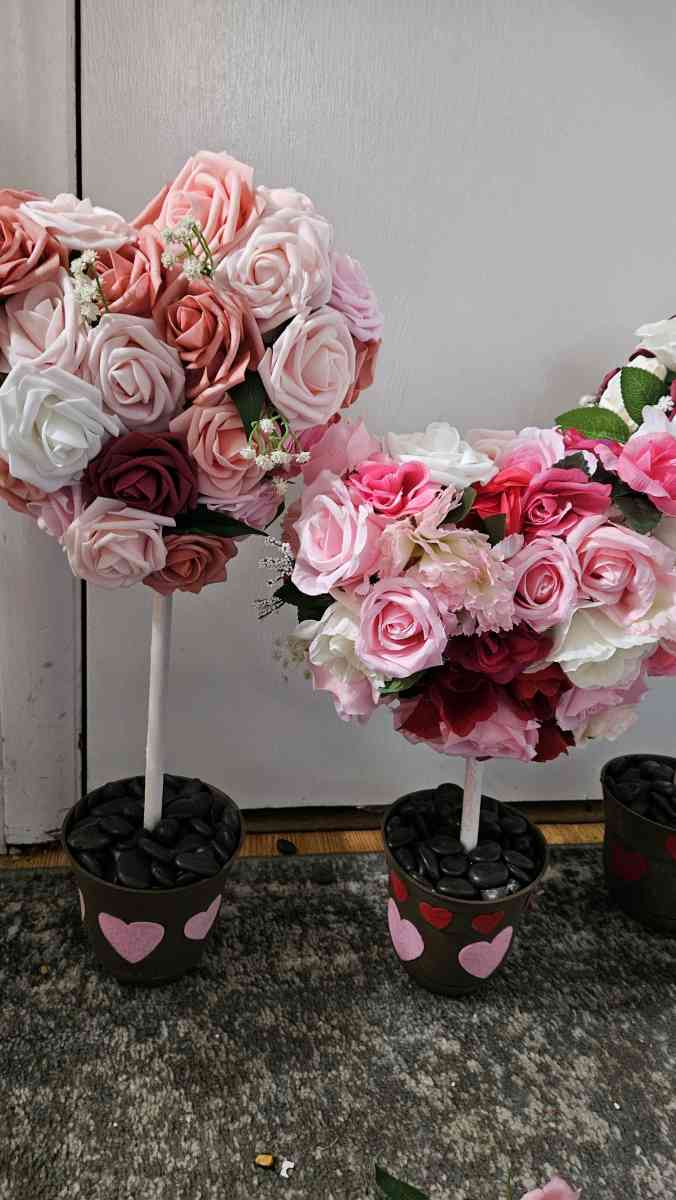 floral heart centerpieces 3 - Racine, Wisconsin - FleaMarketBay