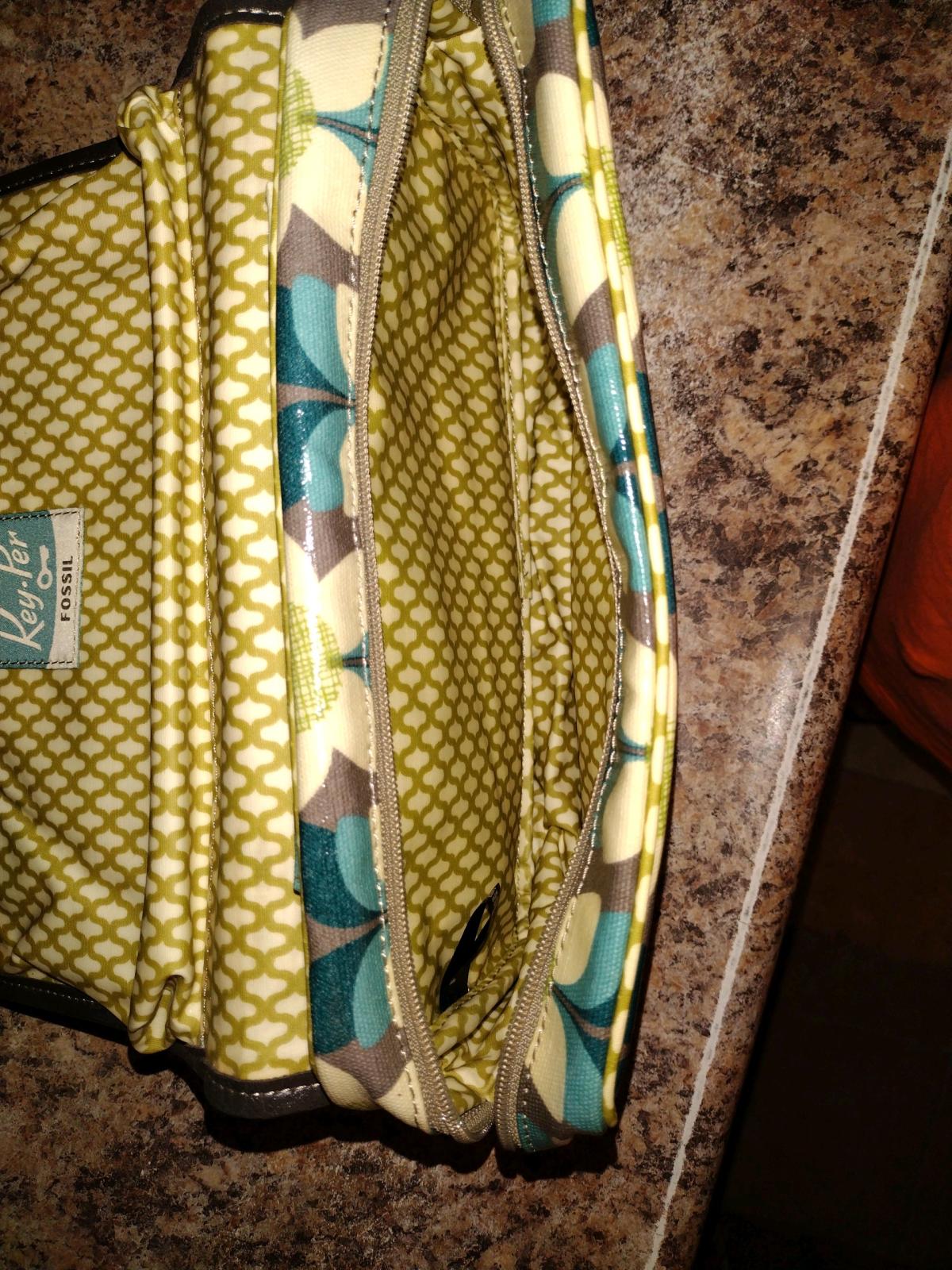 FOSSIL TRAVEL BAG - Corning, Arkansas - FleaMarketBay