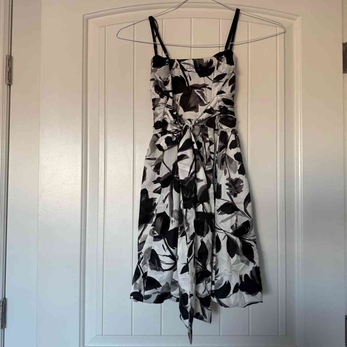 Black  Ivory Floral Padded Cocktail Dress with Bow Back  For - Los Angeles, California - FleaMarketBay