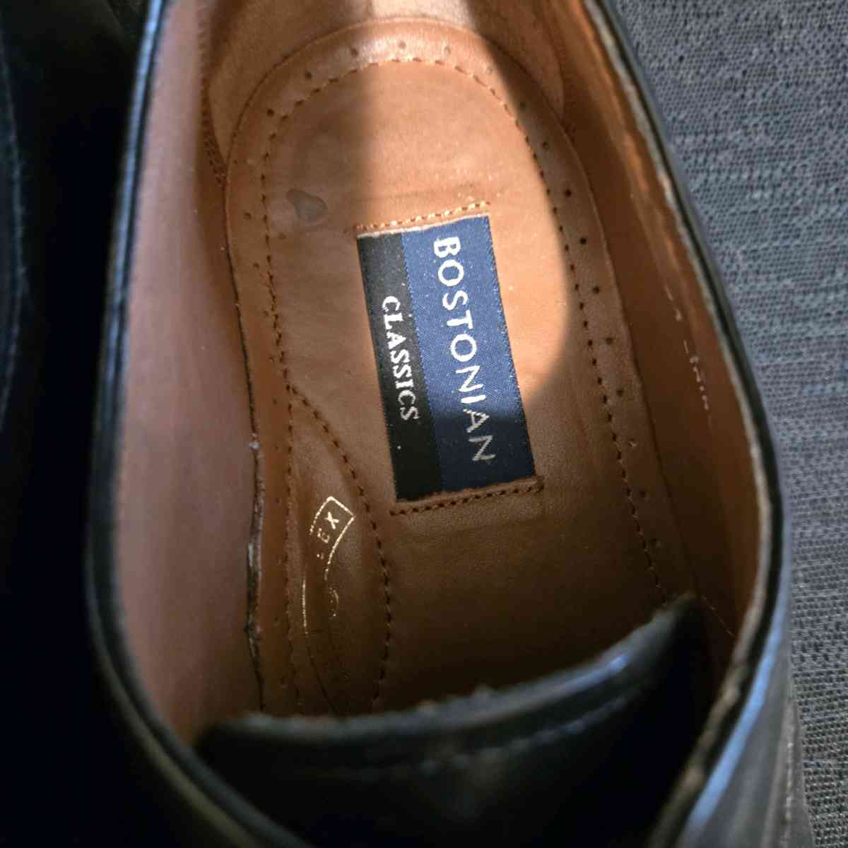 Bostonian leather dress shoes - Inglewood, California - FleaMarketBay