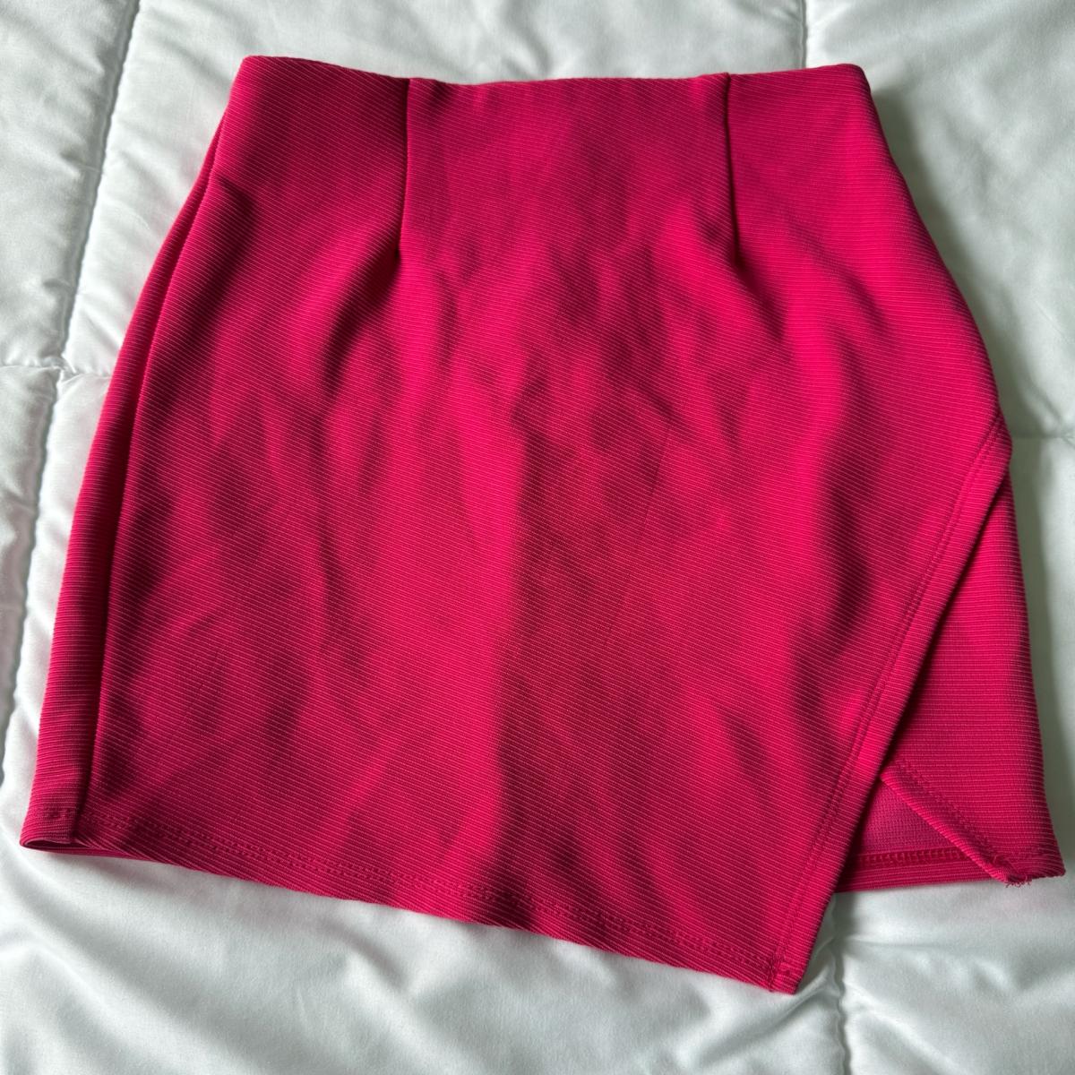 Forever 21 Hot Pink Textured Wrap Mini Skirt  High Waisted - Los Angeles, California