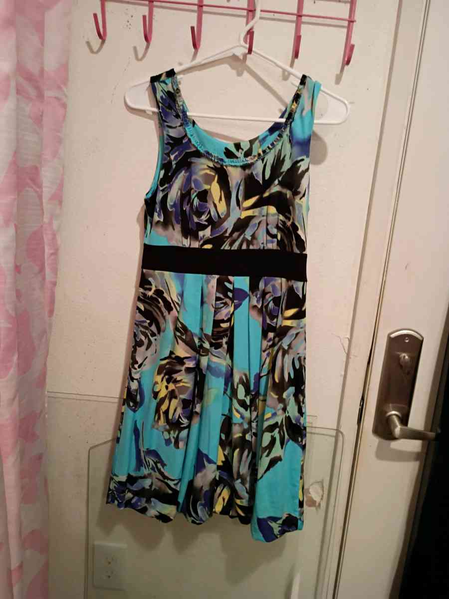 Debbies Dresses - San Diego, California - FleaMarketBay