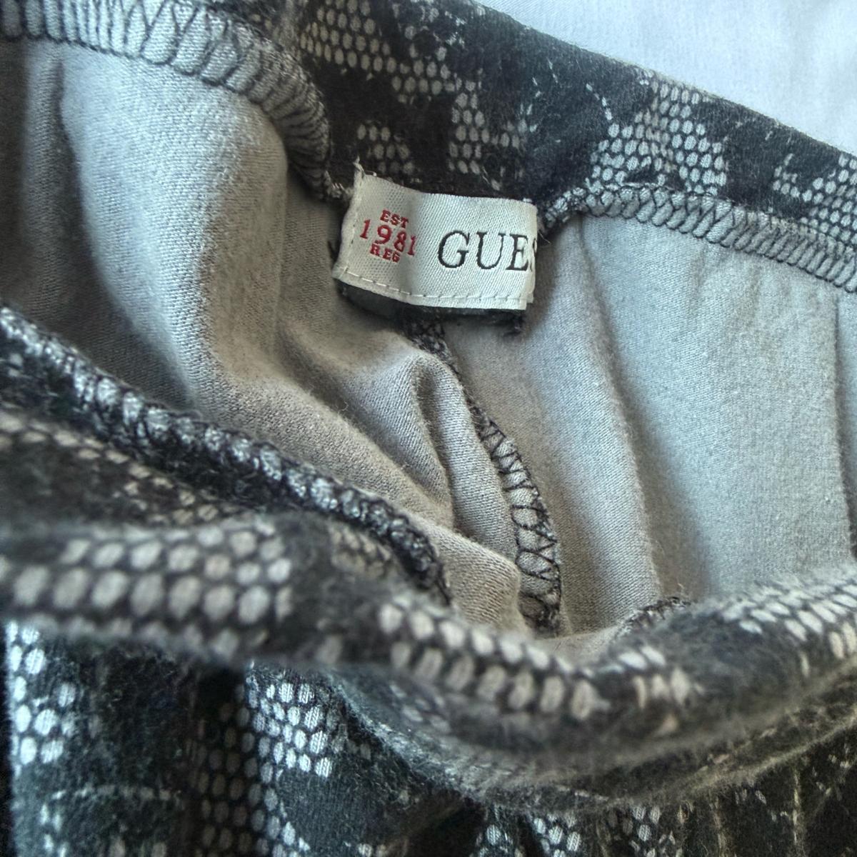 GUESS Black Lace Print Stretch Leggings  Slim Fit PullOn Pan - Los Angeles, California - FleaMarketBay