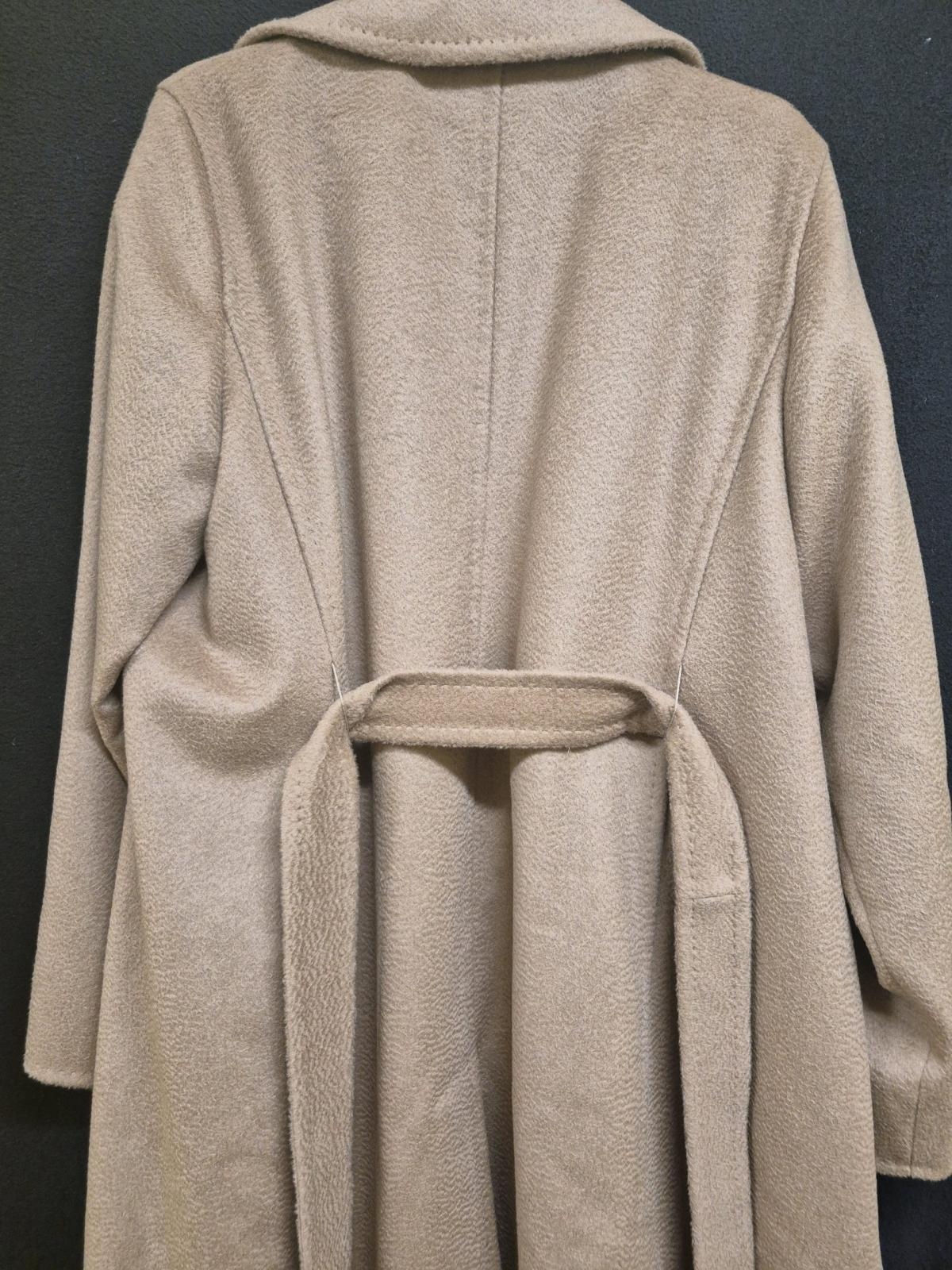max mara manuela trench coat size 16 - Bowie, Maryland - FleaMarketBay