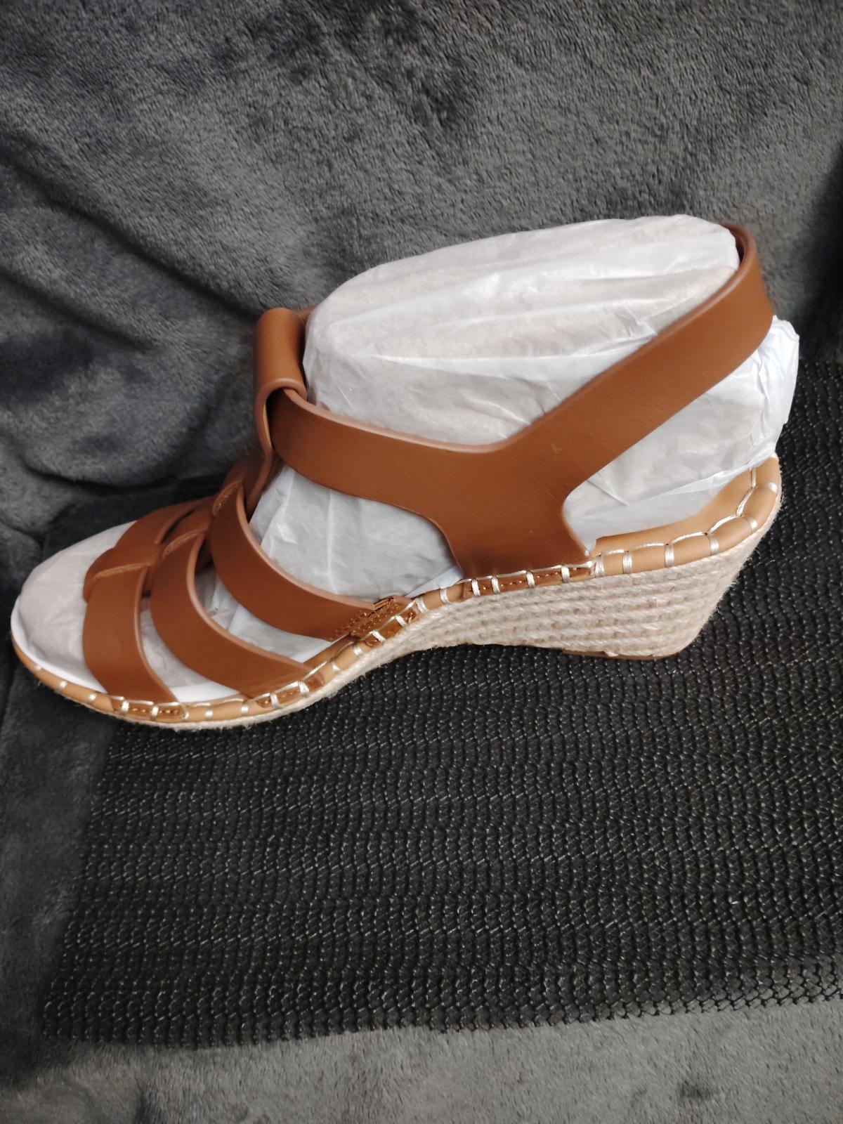 Gentle Souls CAPELIN LUGGAGE LEATHER - Virginia Beach, Virginia - FleaMarketBay